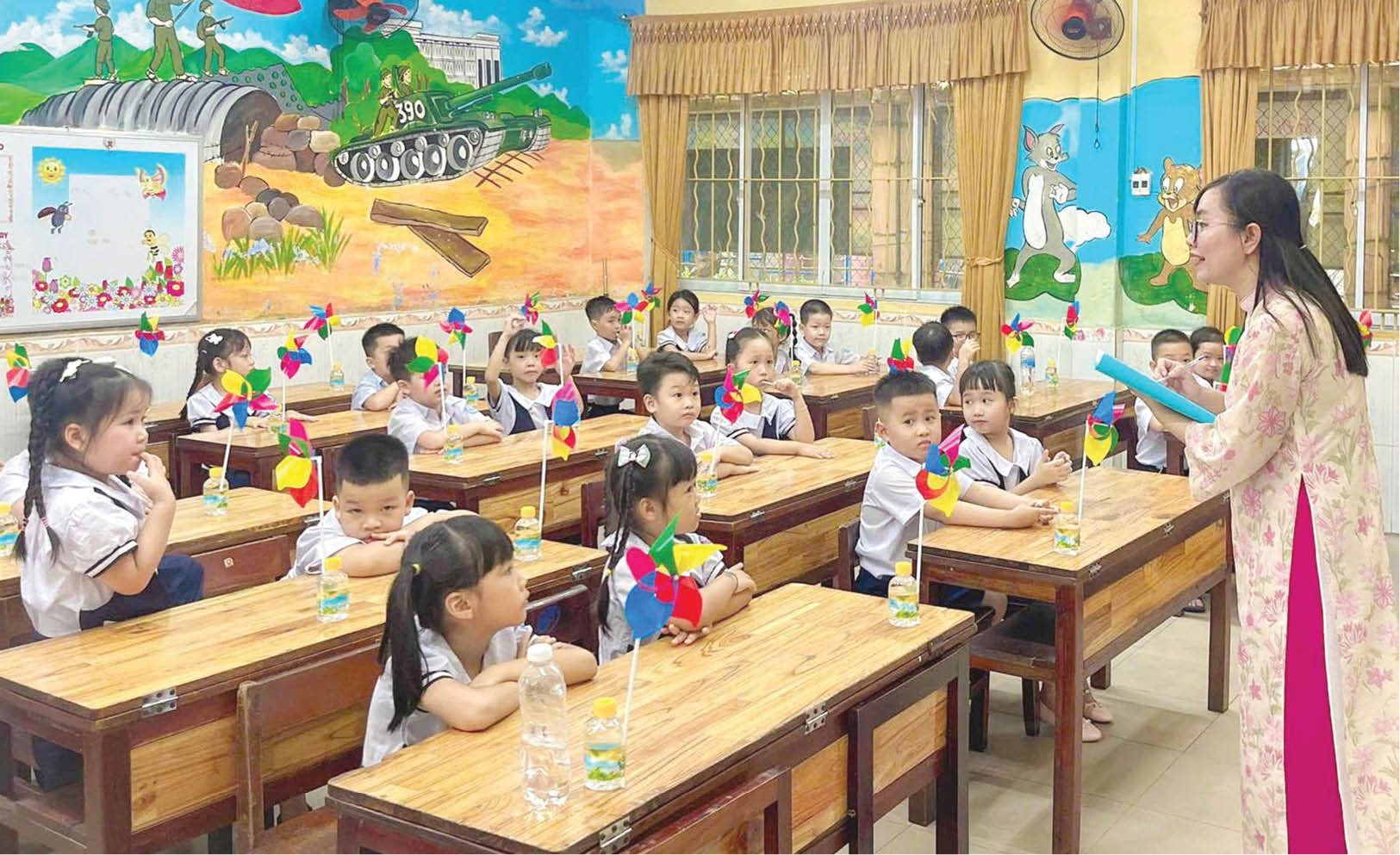 Siết chặt các khoản thu đầu năm học