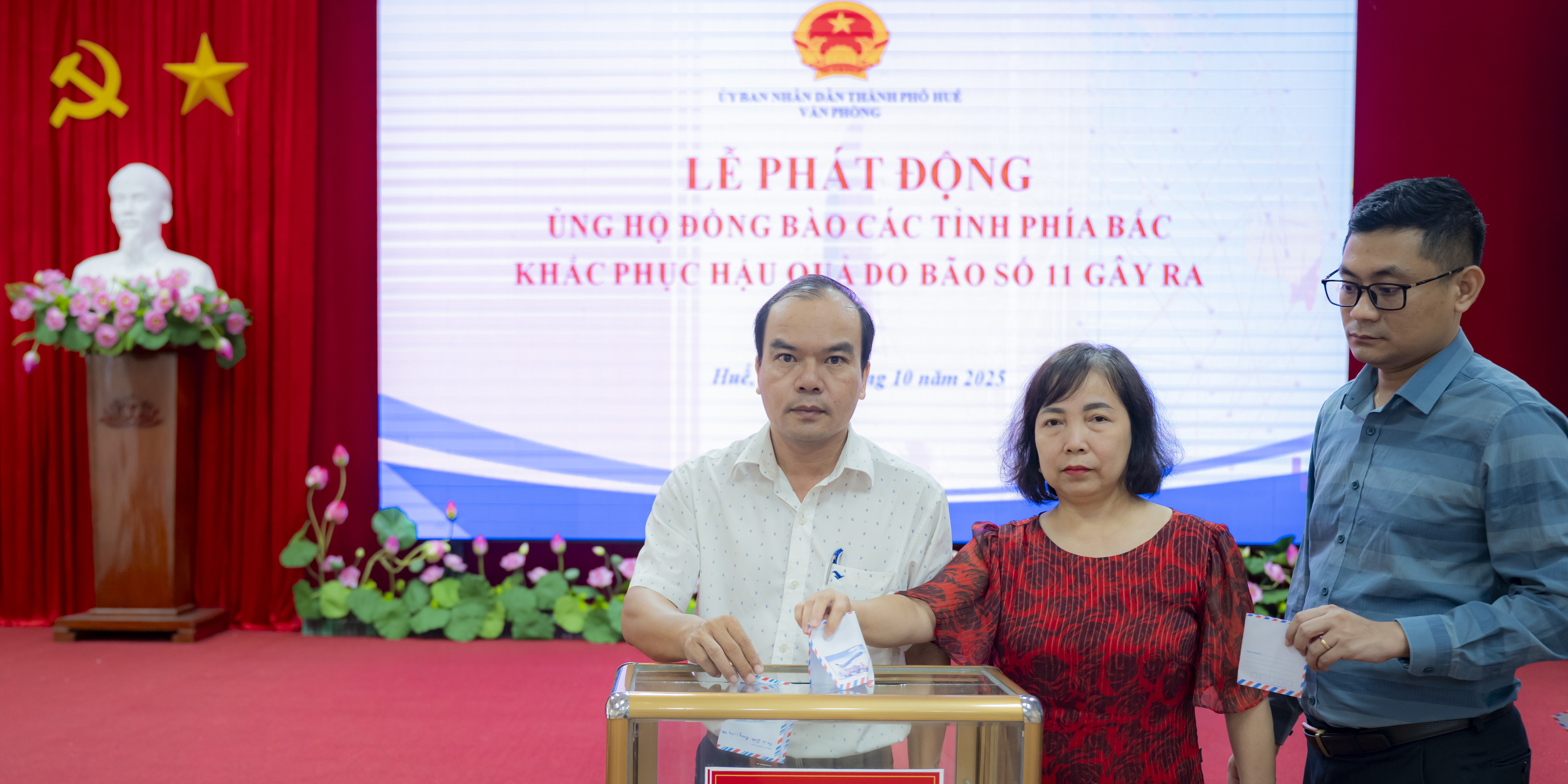 Văn phòng UBND thành phố Huế phát động ủng hộ đồng bào miền Bắc bị lũ lụt