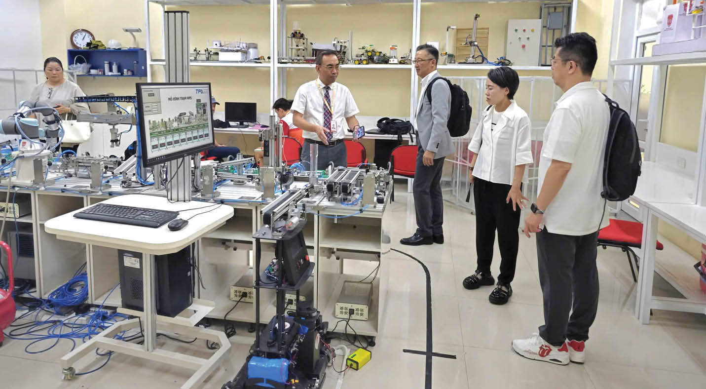 Hợp tác quốc tế, đổi mới giáo dục