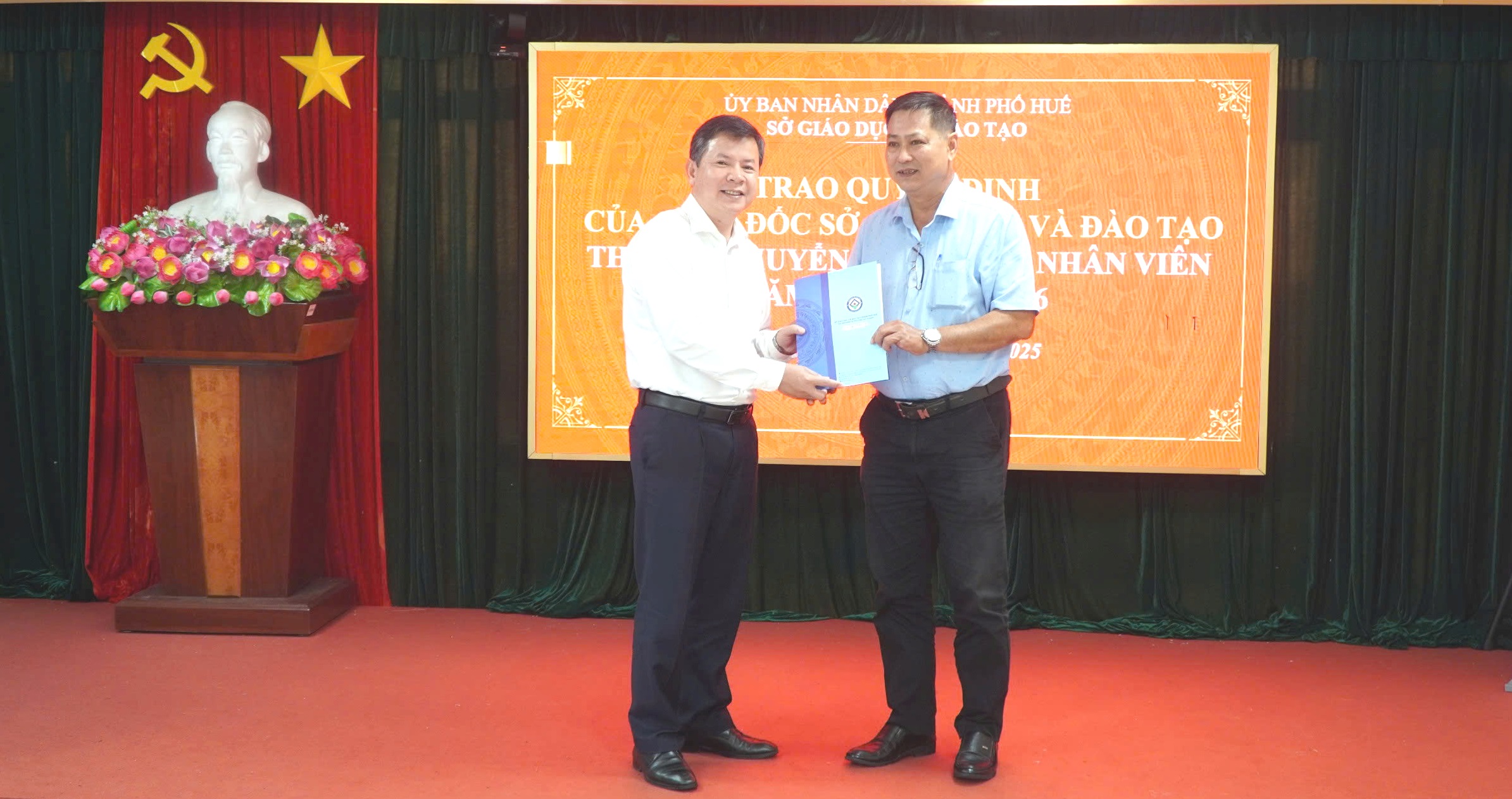 Thuyên chuyển 56 viên chức để giải quyết thừa - thiếu giáo viên