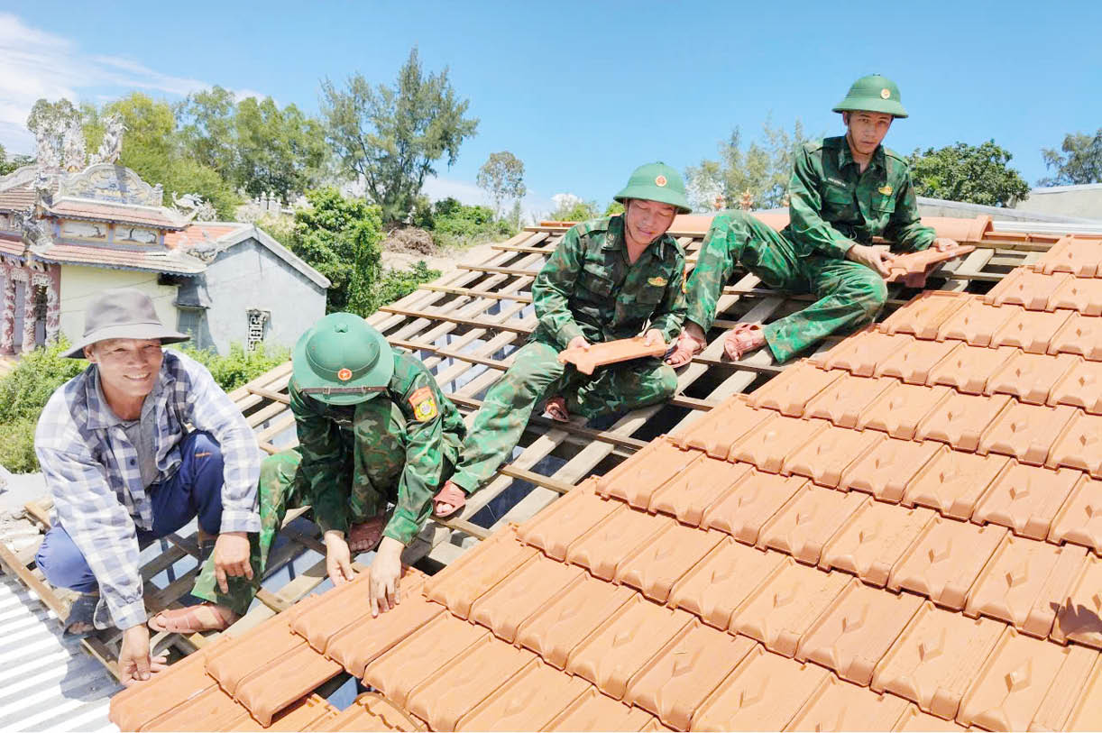 Ở đâu khó, có các anh