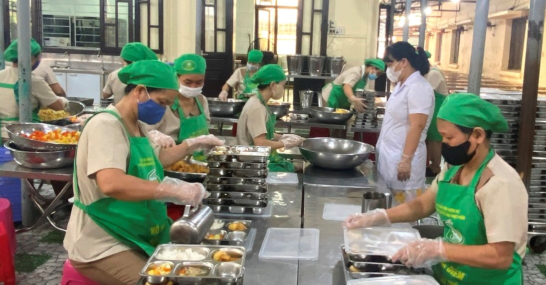 Nhân rộng mô hình tiên tiến đảm bảo an toàn thực phẩm bếp ăn bán trú tại 5 trường học