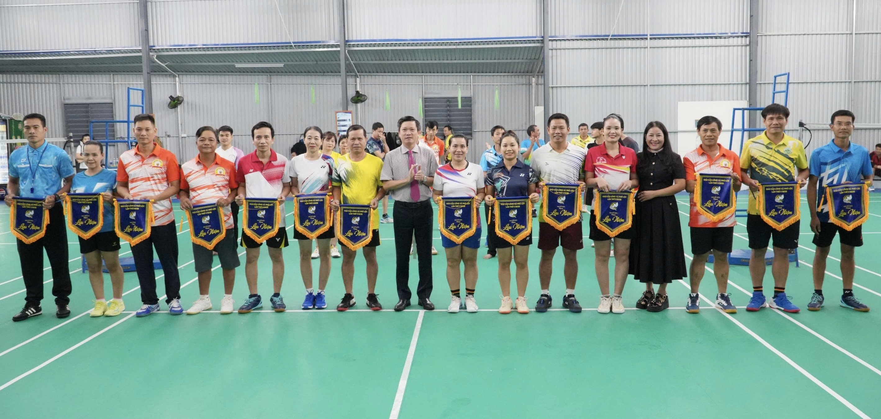 Khai mạc Giải cầu lông Đại hội Thể dục thể thao xã Phú Lộc lần thứ I