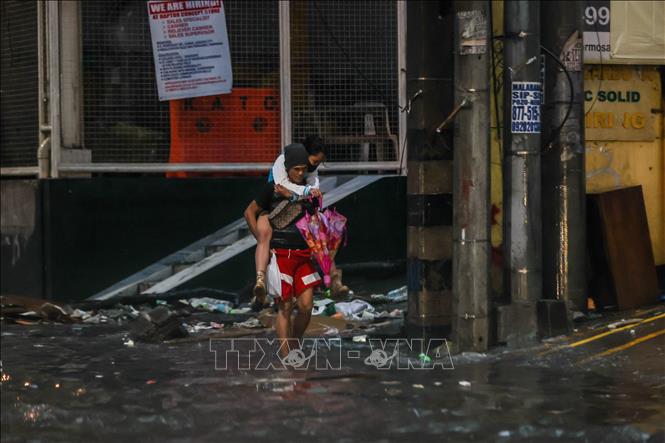 Philippines Bão Fengshen gây thương vong, hàng chục nghìn người phải sơ tán