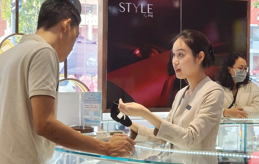 Quản lý hoạt động kinh doanh vàng Một bàn tay khó vỗ thành tiếng