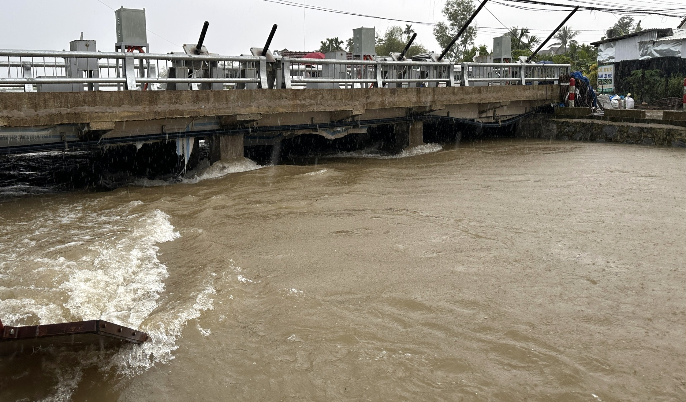 Chủ động ứng phó với bão số 12 FENGSHEN và mưa lớn
