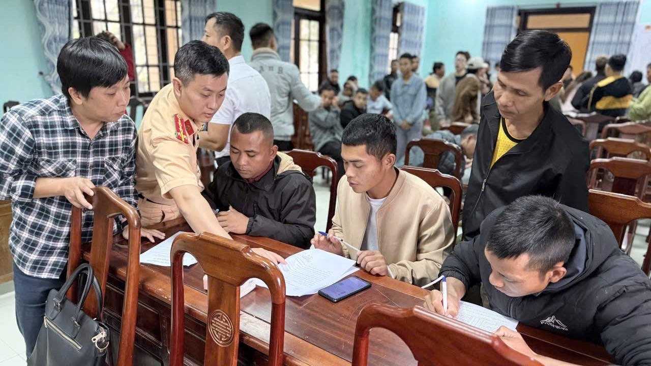 Miễn phí đào tạo và cấp giấy phép lái xe cho người dân A Lưới