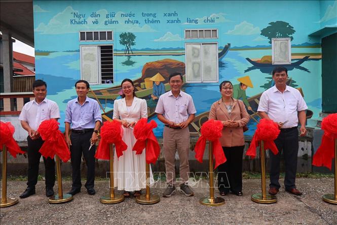 Ra mắt Tuyến đường tranh bích họa giảm nhựa Cư Lạc - Ngư Mỹ Thạnh