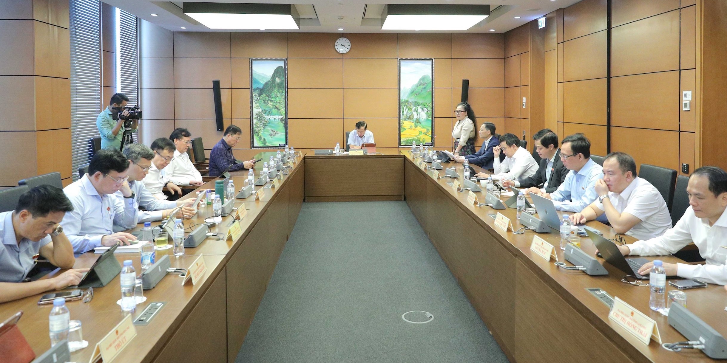 Cần rõ ràng, minh bạch hơn trong quy định về viên chức