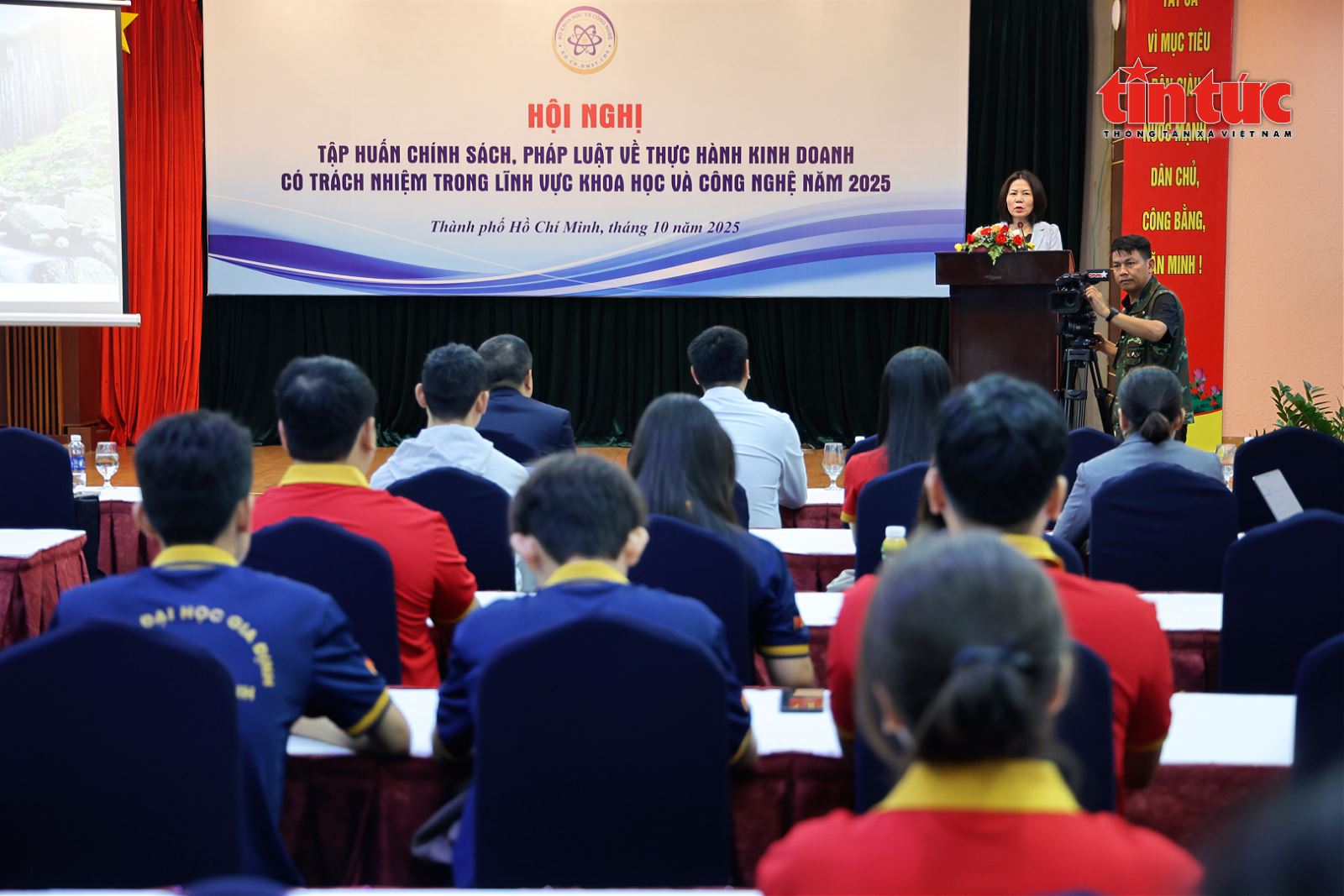 Tăng cường nhận thức về kinh doanh có trách nhiệm trong lĩnh vực khoa học và công nghệ