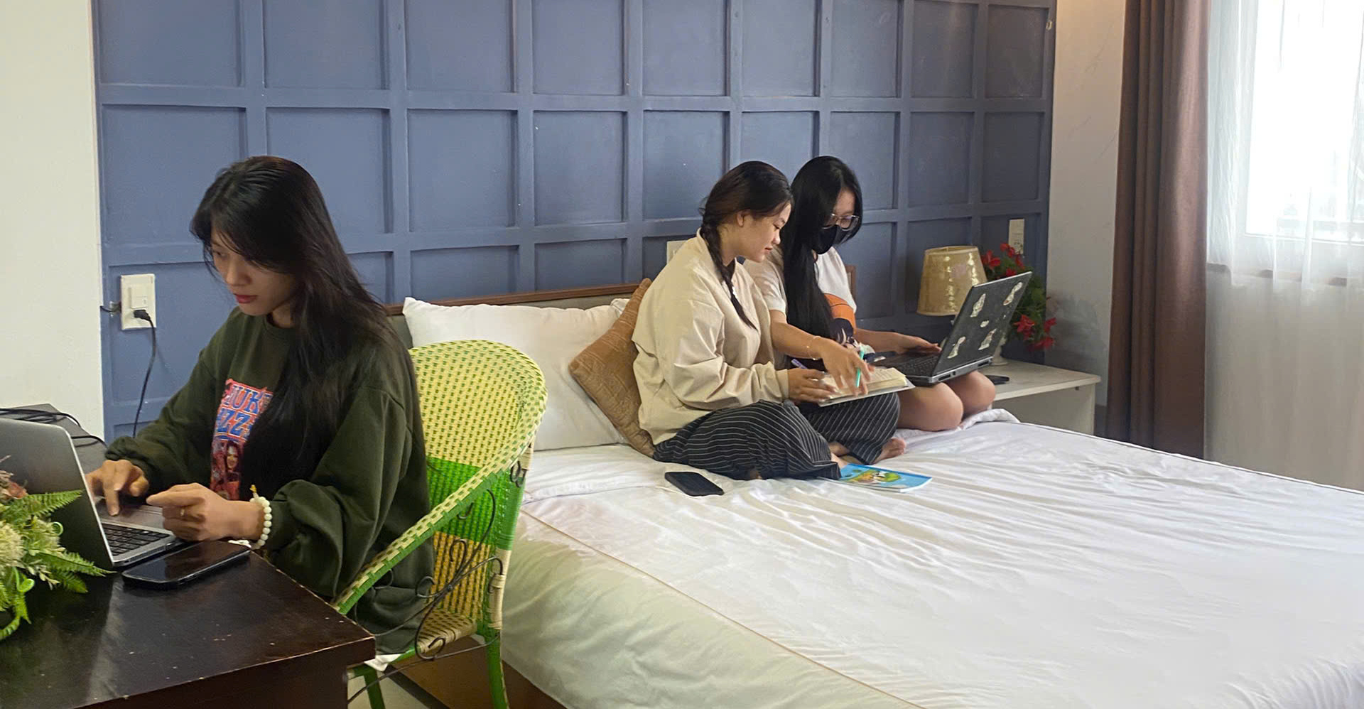 Đón người dân tránh trú mưa bão miễn phí