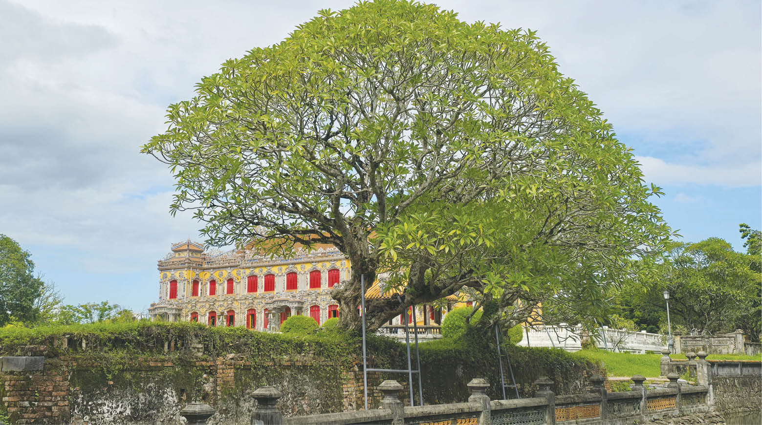 Giữ an toàn cho di sản Huế trong mùa mưa bão