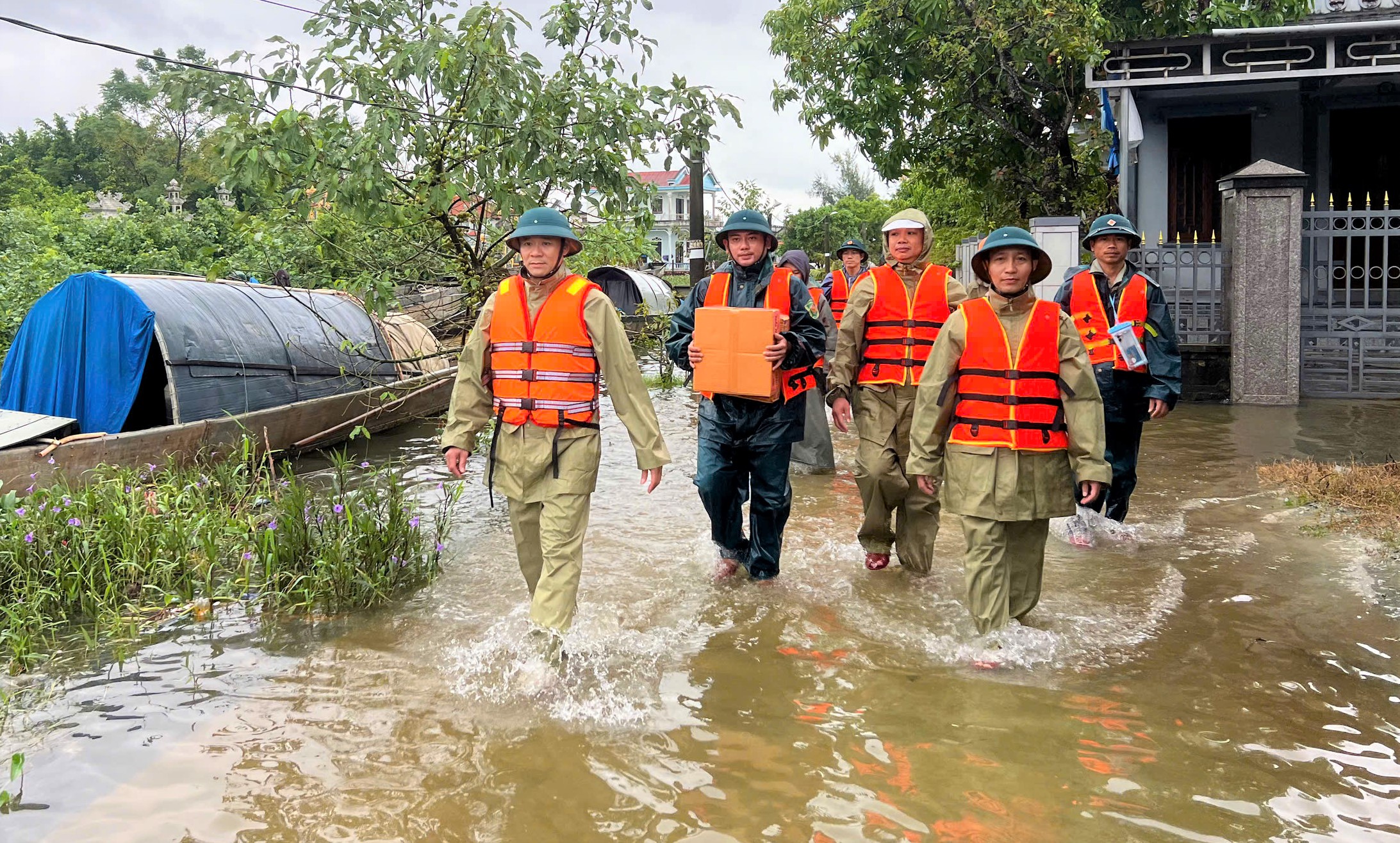 Khi đất đã “no nước”, nguy cơ ngập sâu, sạt lở tăng cao