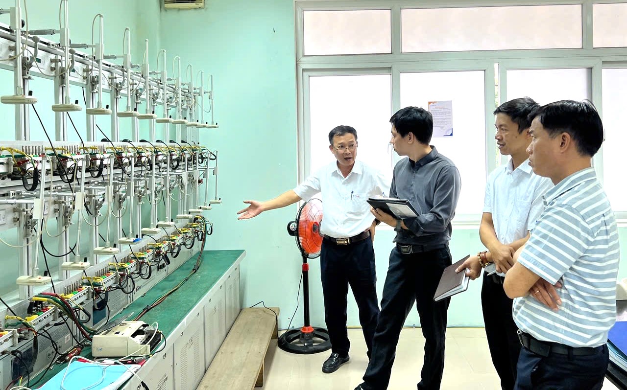 Năng lượng điện cho Huế