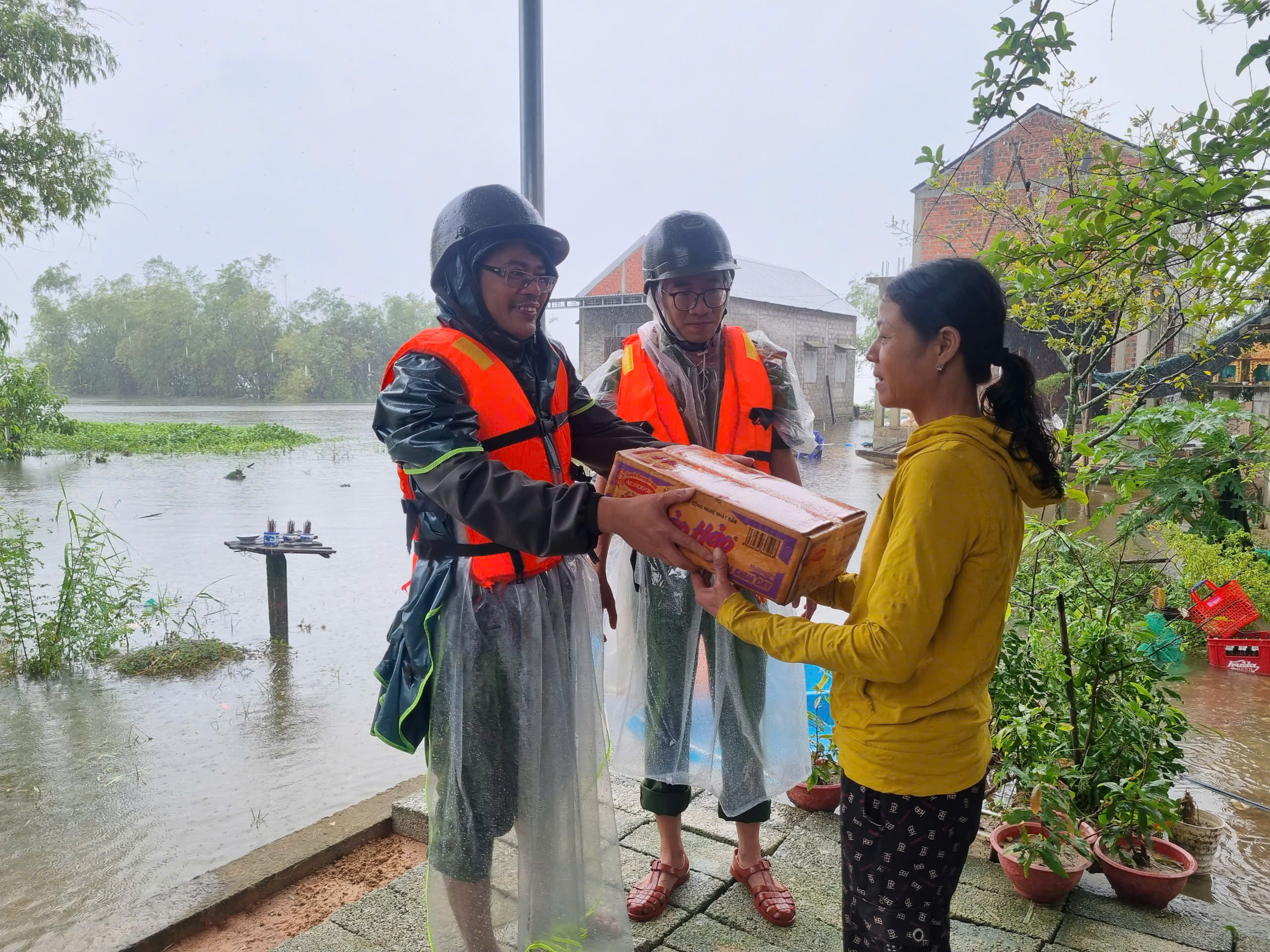 Ghi ở Phú Hồ, nơi con nước vừa vơi