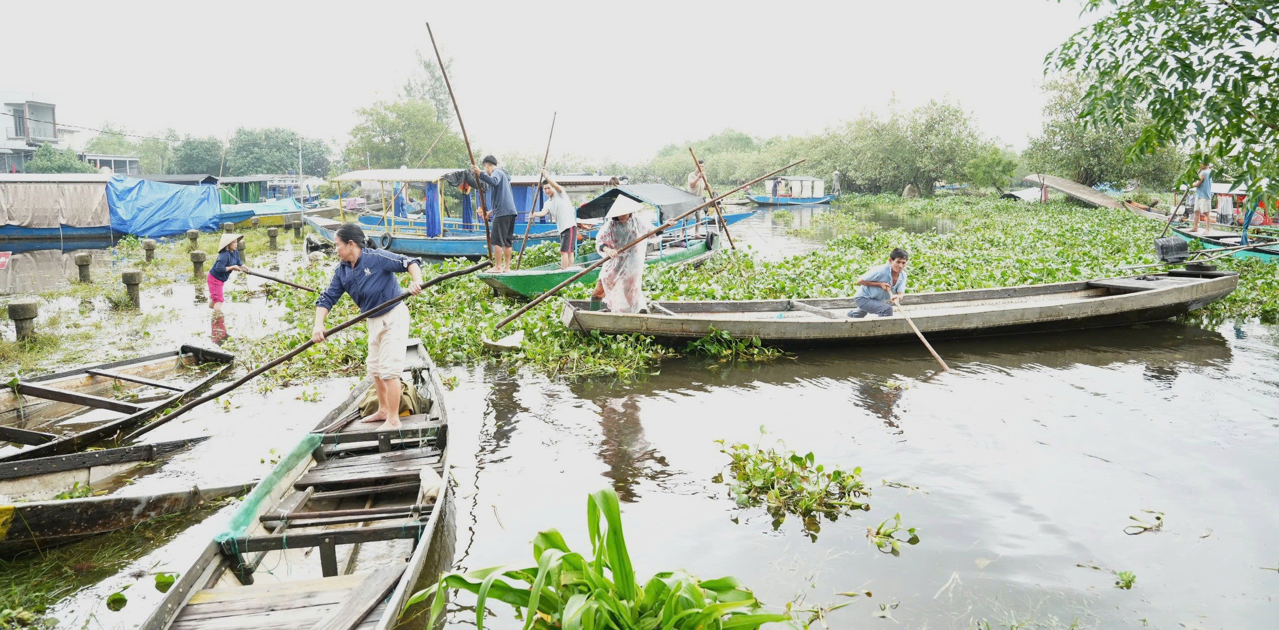 Ngày bình an ở rốn lũ