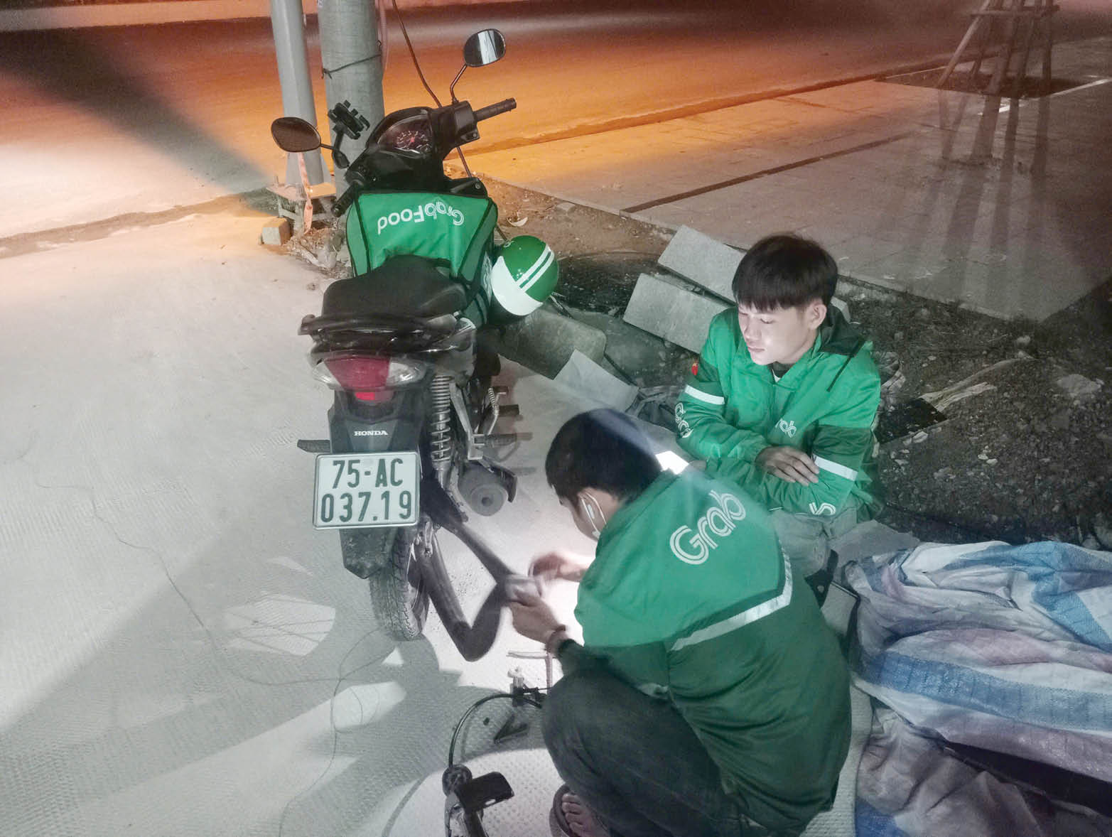 “Cứu hộ” Grab