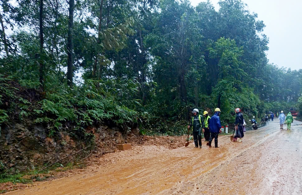 Đèo Kim Quy dự kiến thông tuyến trong chiều 28 10
