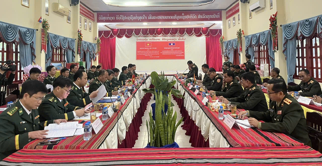 Hội đàm giữa Ban Chỉ huy Bộ đội Biên phòng Huế; Quảng Trị với Bộ chỉ huy quân sự tỉnh Salavan