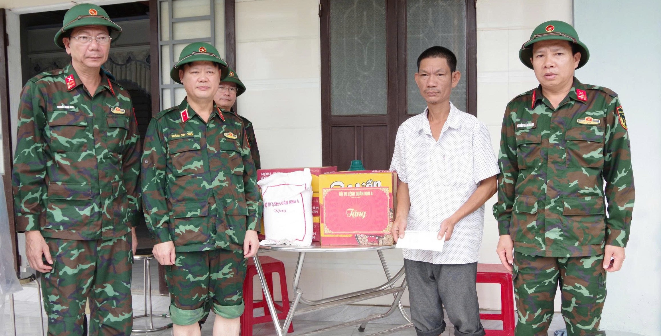 Quân đội huy động nhân lực cứu nạn, tìm kiếm người dân mất tích