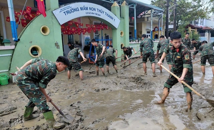 Quân đội sát cánh cùng dân