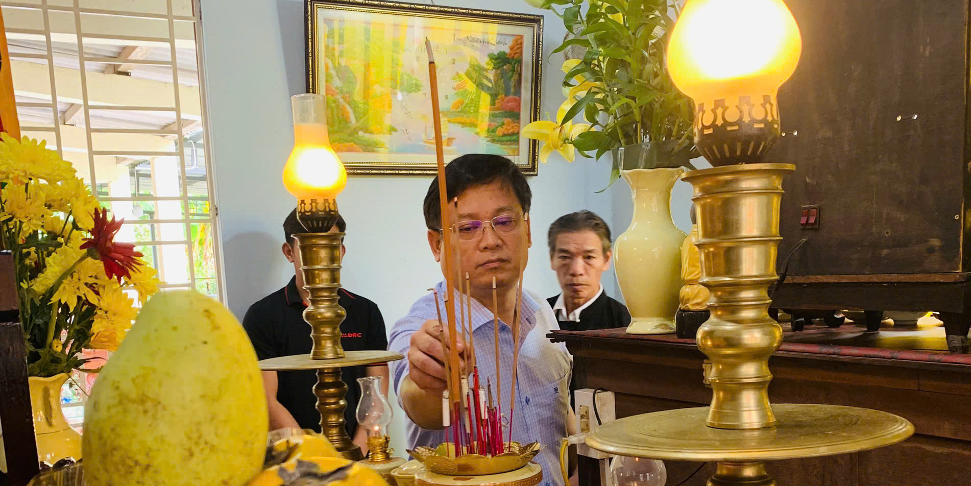 Lãnh đạo thành phố thăm, chia buồn cùng gia đình nạn nhân tử vong do mưa lũ