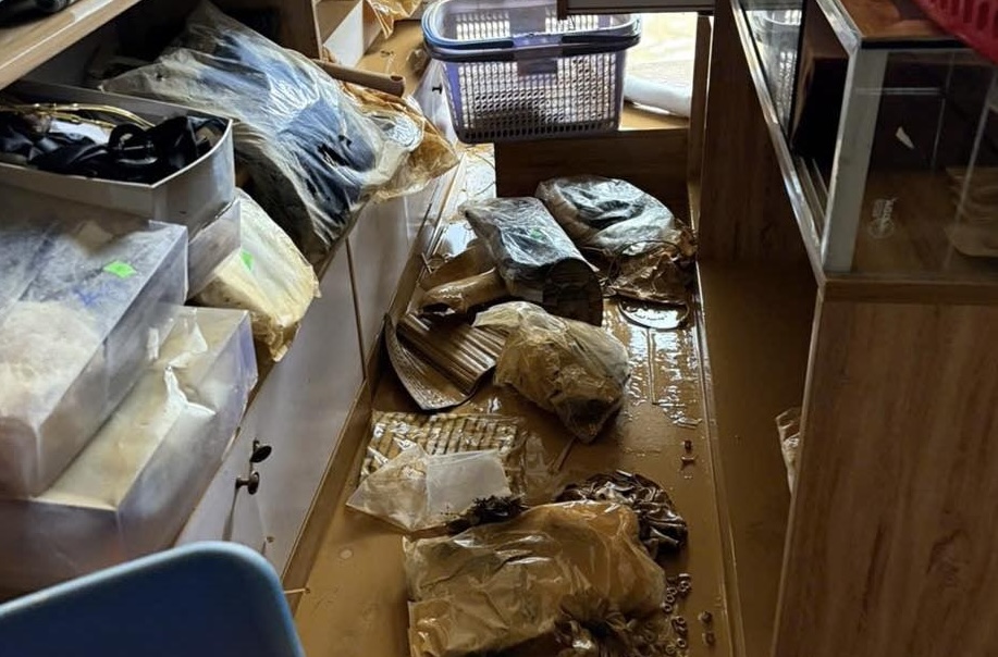 Thẫn thờ sau cơn lũ kinh hoàng