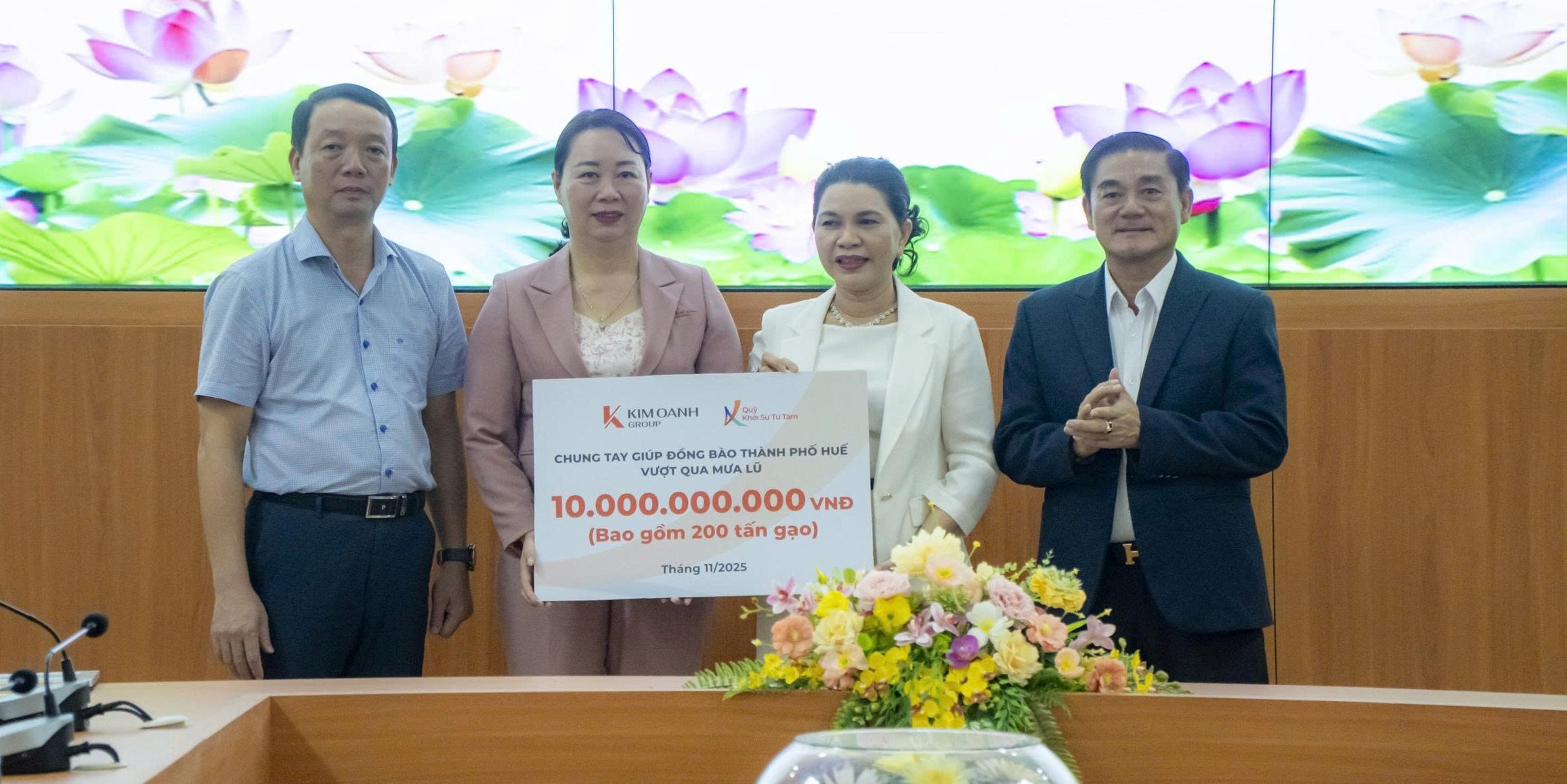 Tập đoàn Kim Oanh hỗ trợ 10 tỷ đồng ủng hộ Huế khắc phục hậu quả mưa lũ