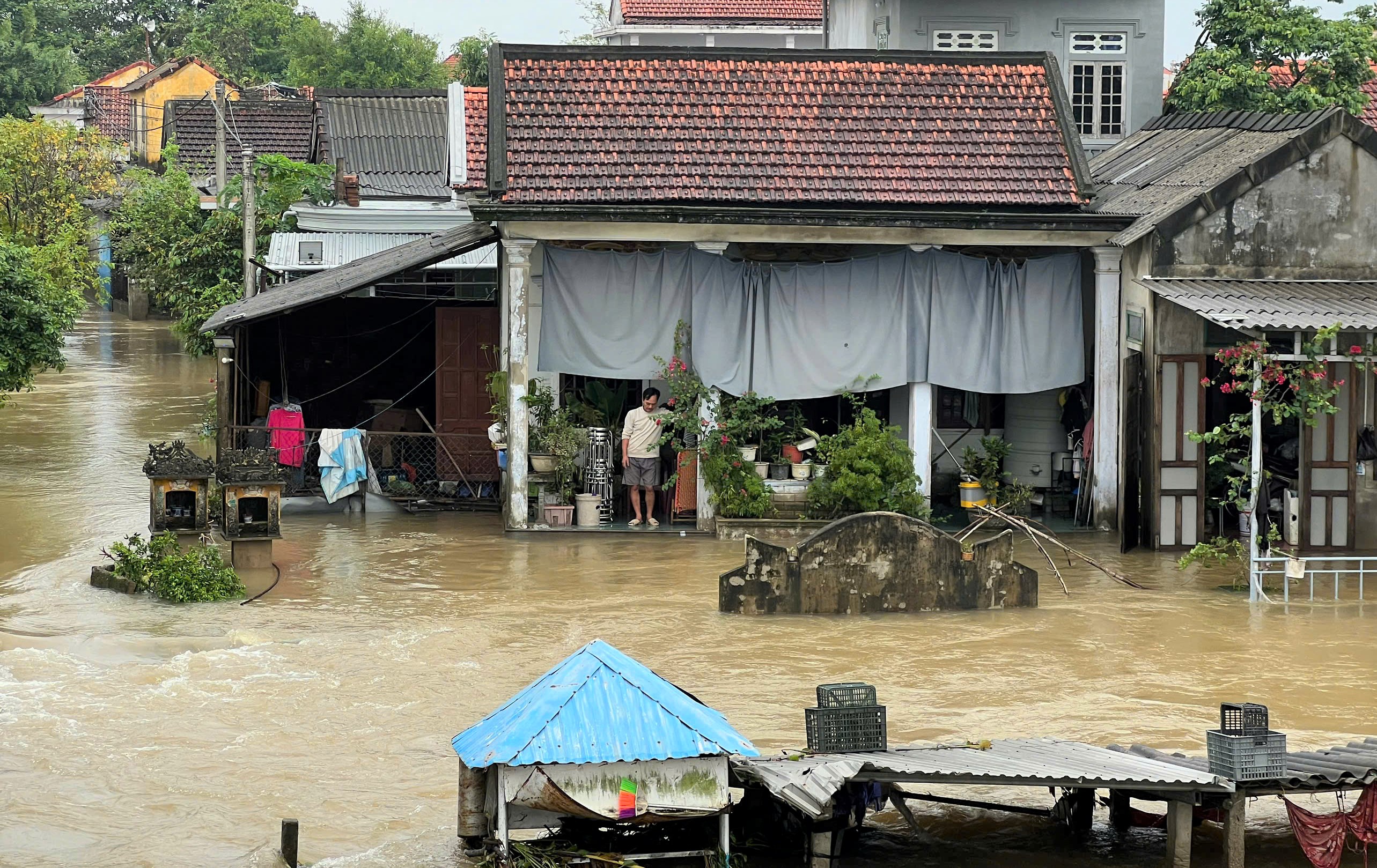 Hỗ trợ bổ sung 100 tỷ đồng cho Huế khắc phục thiệt hại do mưa lũ