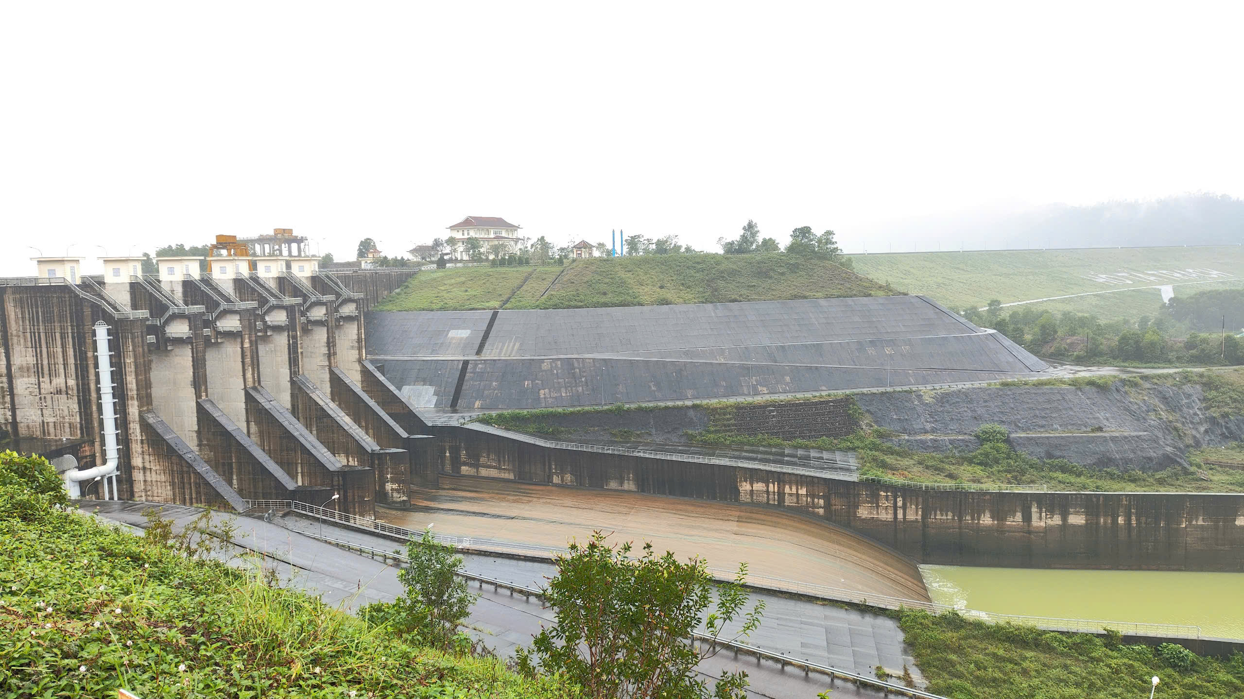 Yêu cầu vận hành hồ chứa đảm bảo an toàn cho vùng hạ du
