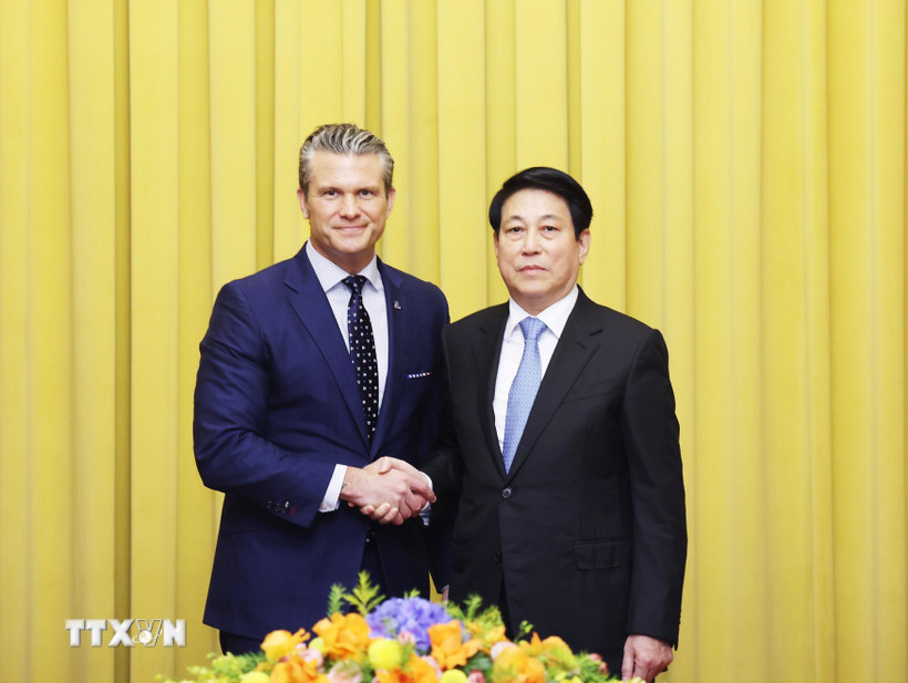 Chủ tịch nước Lương Cường tiếp Bộ trưởng Bộ Chiến tranh Hoa Kỳ