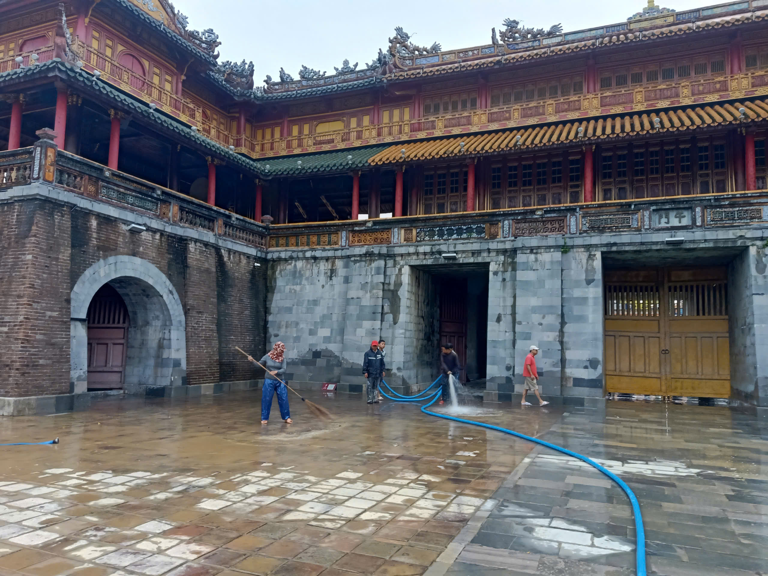 Các điểm di tích Huế mở cửa đón khách trở lại sau lũ