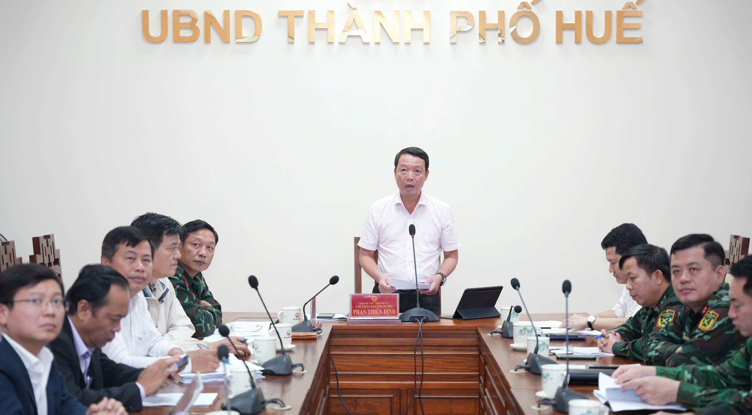 Phó Thủ tướng Chính phủ Trần Hồng Hà Triển khai khẩn cấp các biện pháp ứng phó bão số 13
