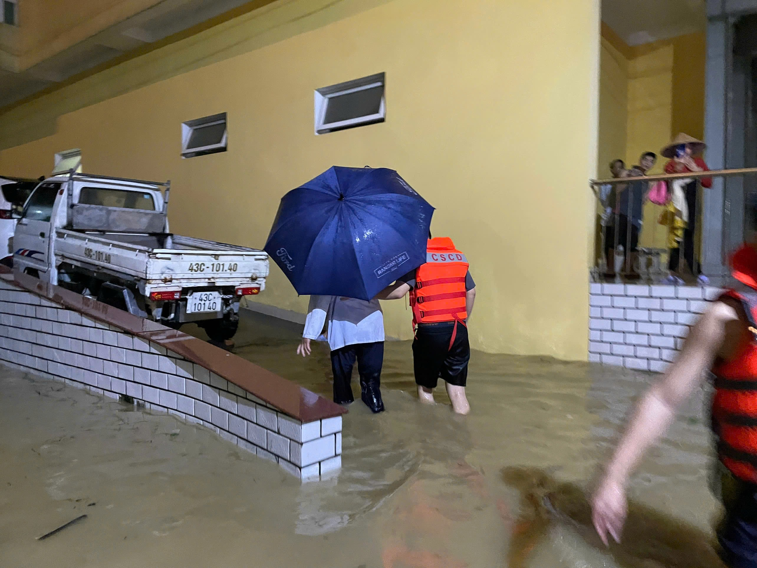 UNIQLO chung tay hỗ trợ người dân Huế chịu ảnh hưởng bởi bão lũ