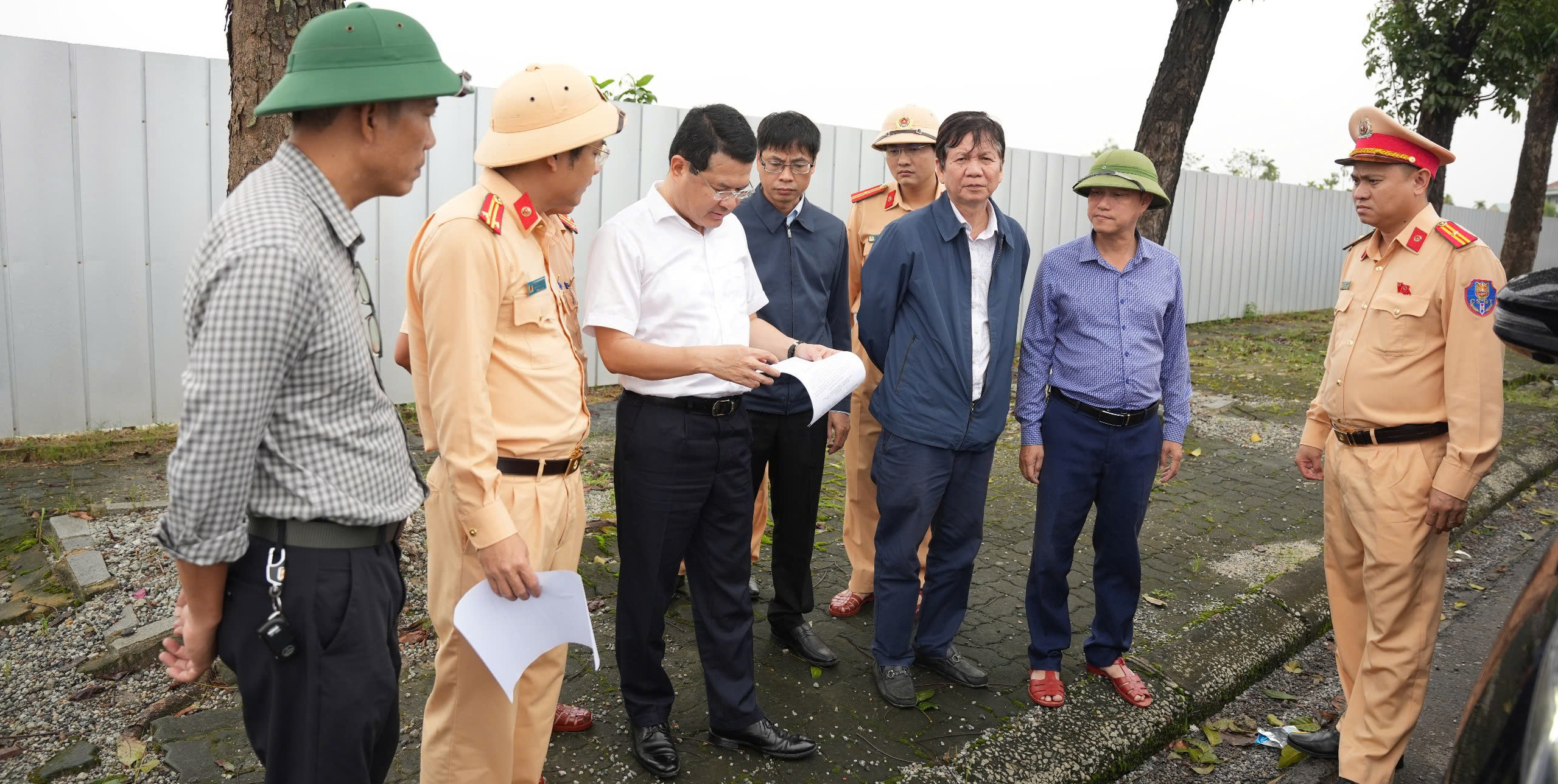 Khẩn trương khắc phục tình trạng hư hỏng trên tuyến Quốc lộ 1 qua TP Huế