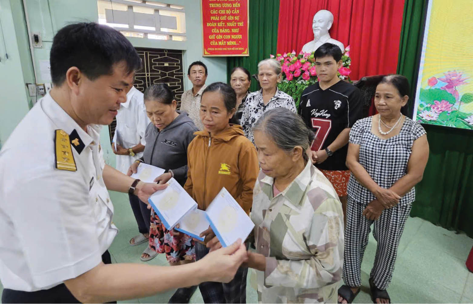 Đong đầy yêu thương