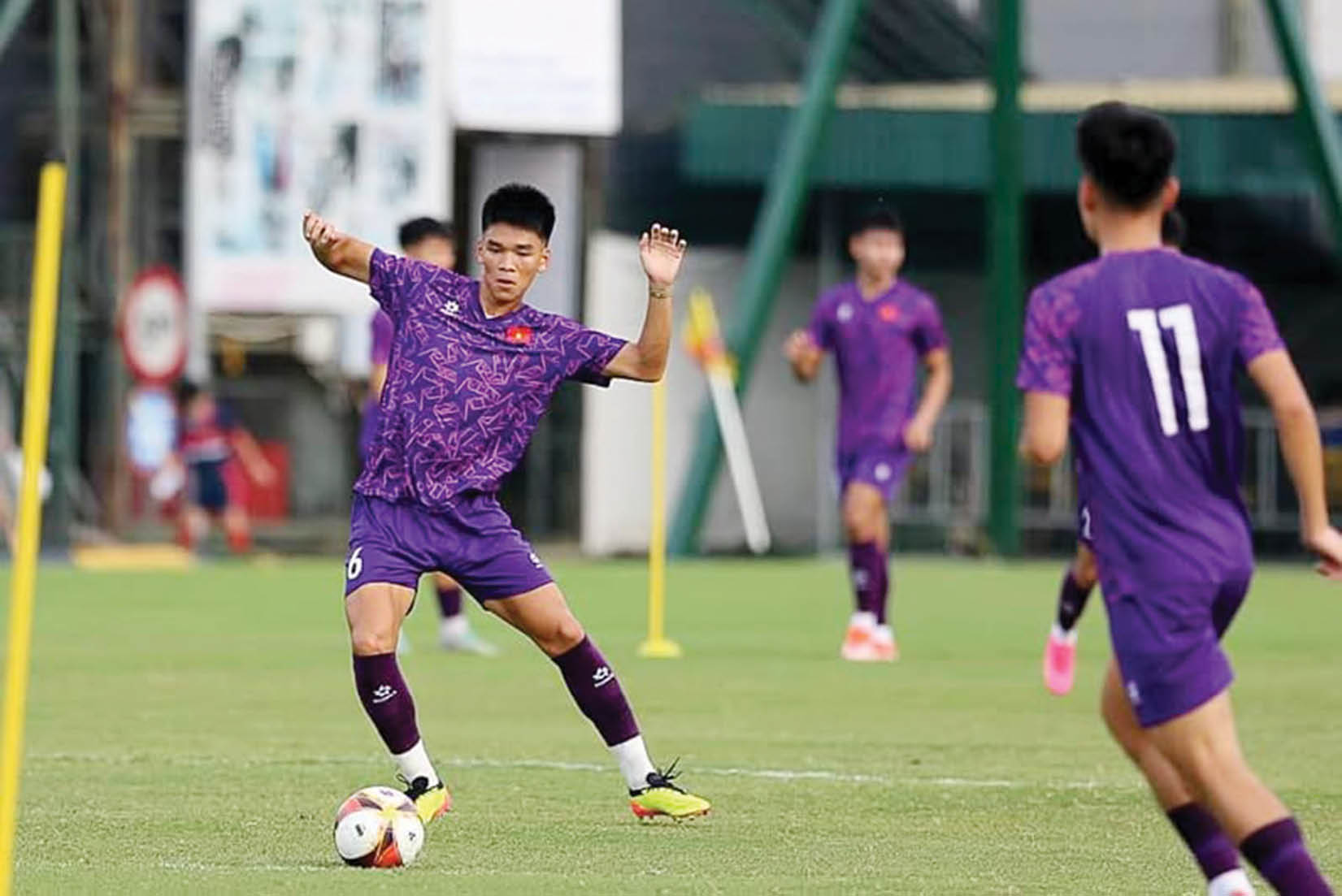 Trung vệ cao nhất của bóng đá Huế