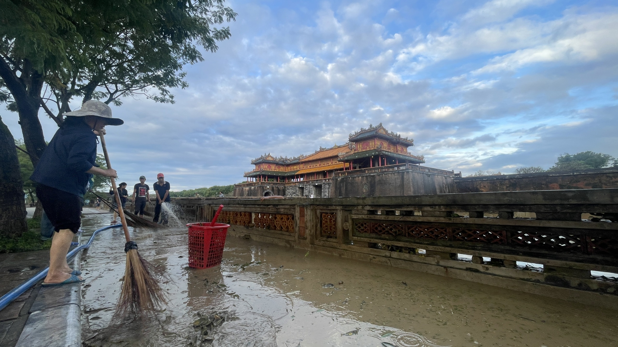 Sức sống của luật từ trong mỗi hành động của người dân