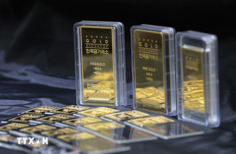 Giá vàng thế giới chạm mức cao nhất trong gần ba tuần