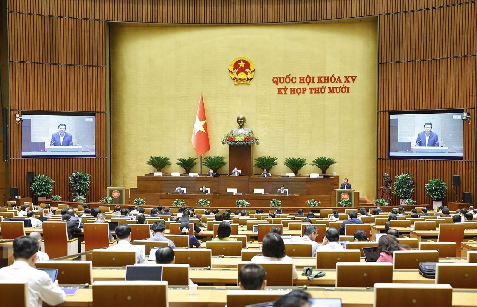 Ngày 13 11, Quốc hội biểu quyết thông qua Nghị quyết về kế hoạch phát triển kinh tế - xã hội năm 2026