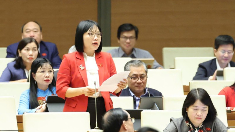 Siết chặt cơ chế kiểm soát, ngăn ngừa tình trạng “chân trong, chân ngoài” của viên chức