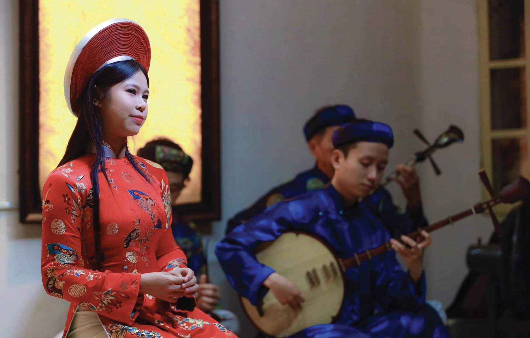 Vĩ cầm, ca Huế và rock