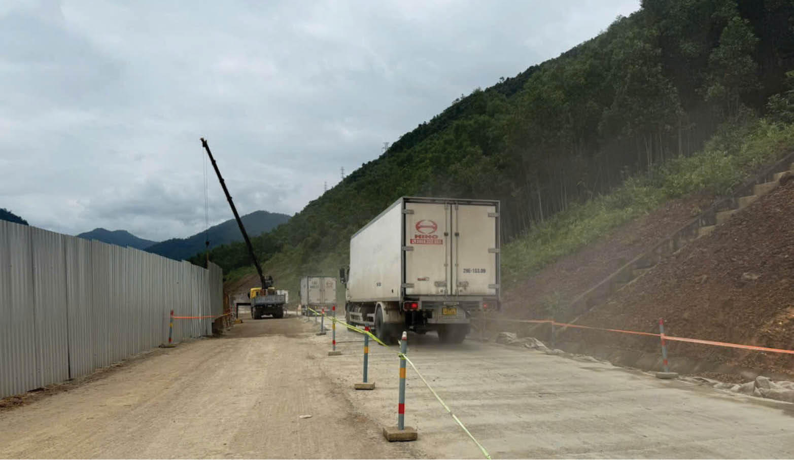 Nỗ lực thông tuyến hai làn xe cao tốc La Sơn - Hòa Liên