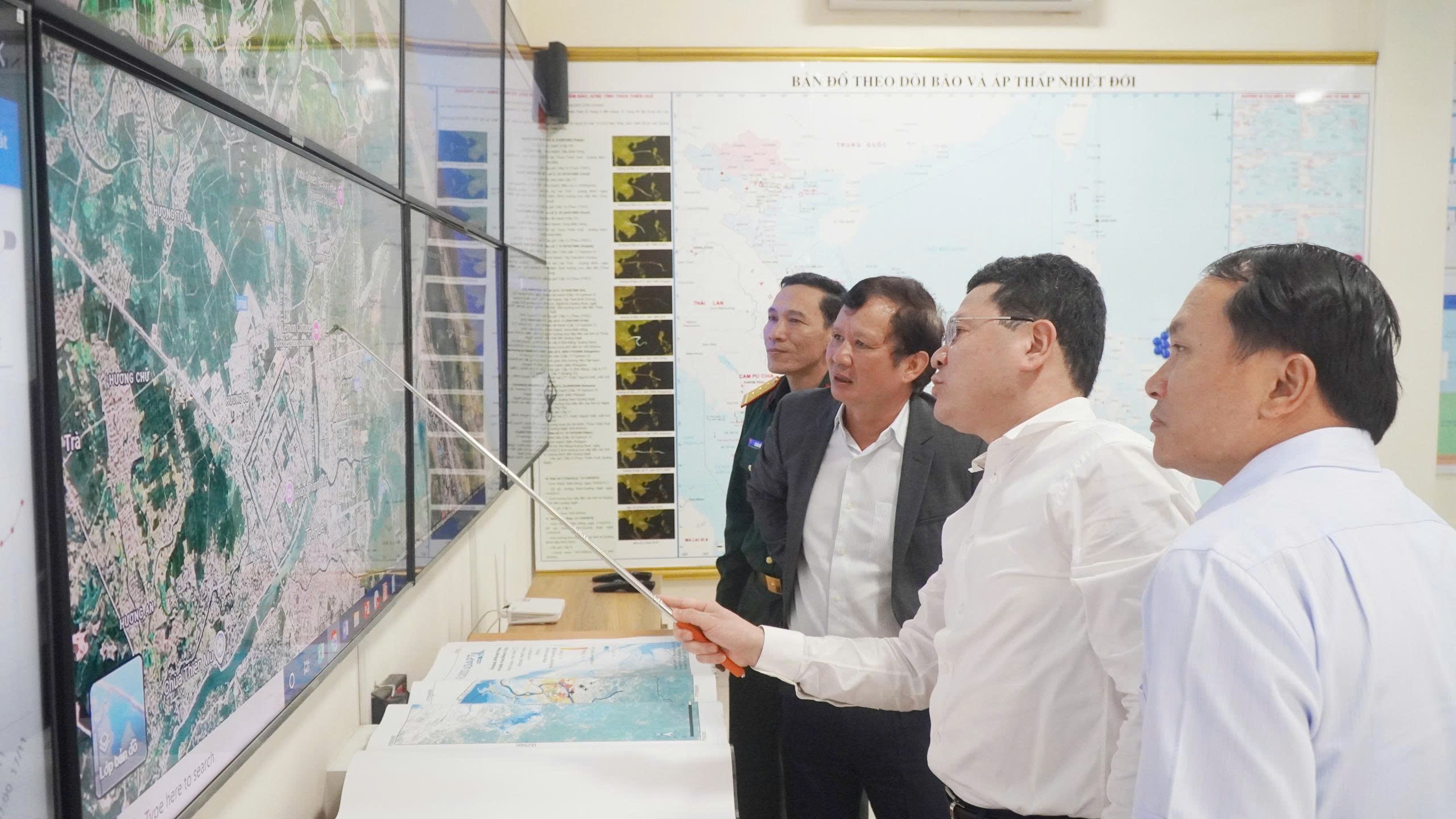 Lãnh đạo thành phố kiểm tra, chỉ đạo công tác ứng phó với diễn biến mưa lũ