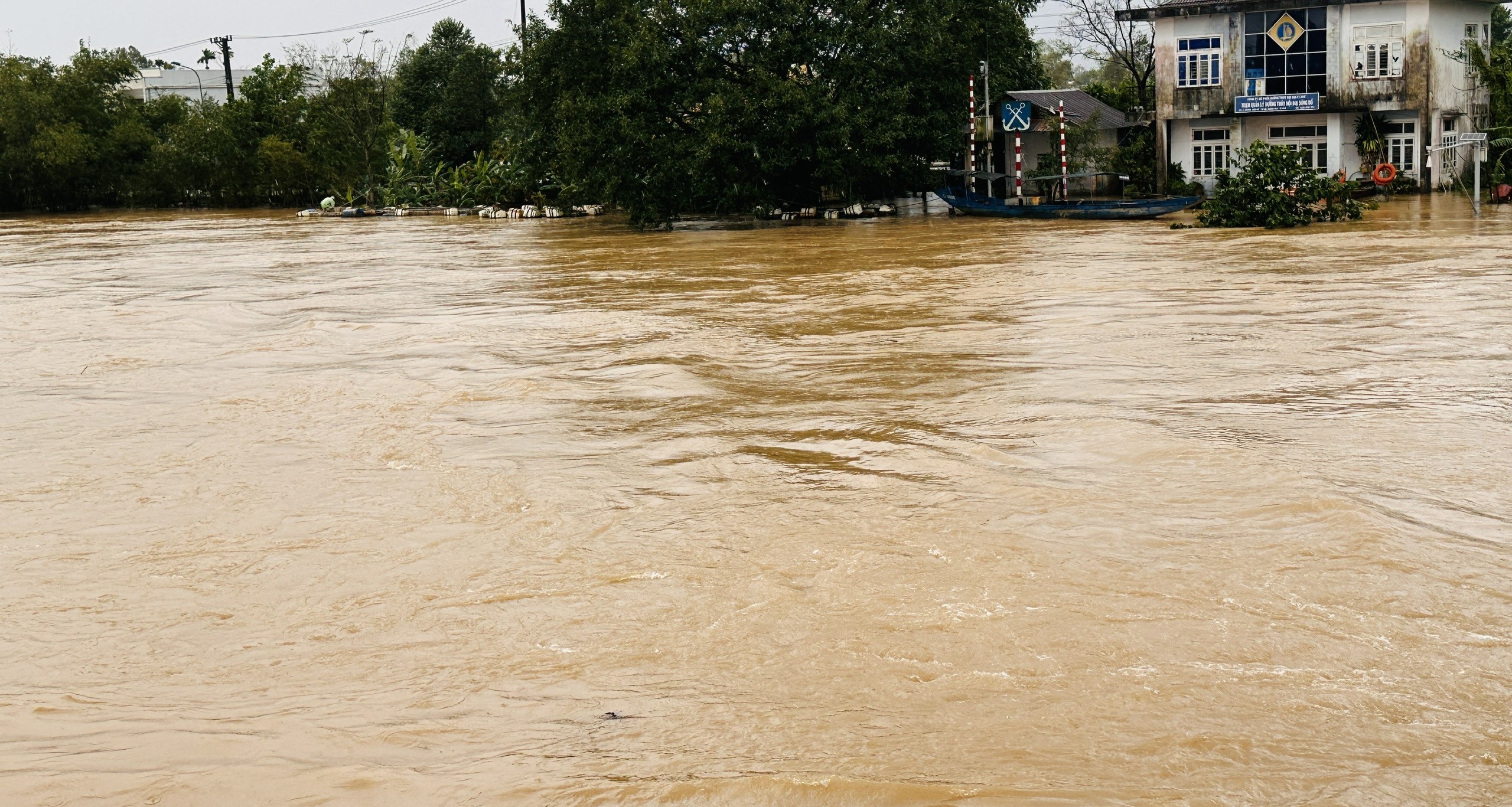 Chủ động, không chủ quan với mưa lũ