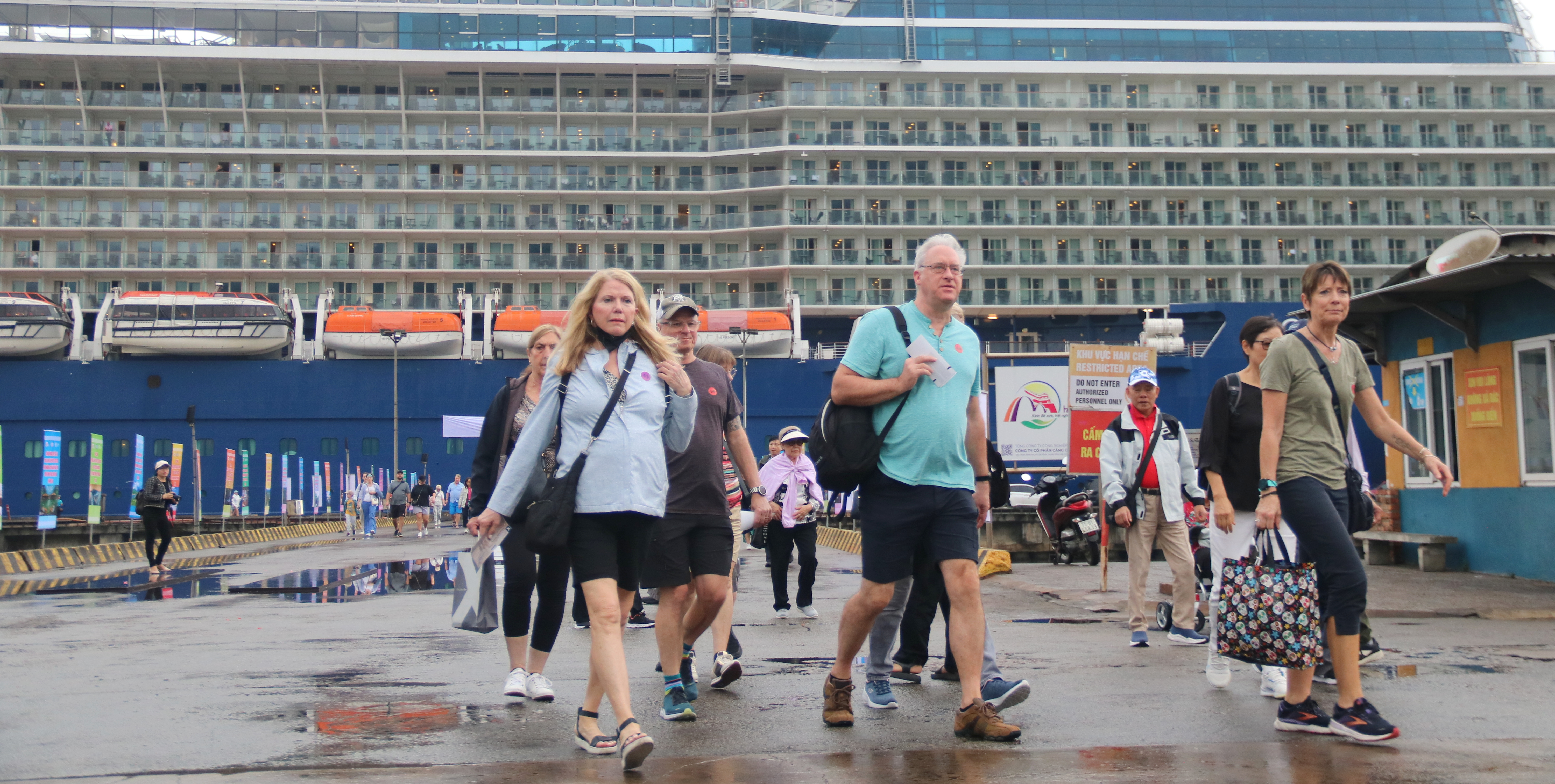 Làm sao hút khách mùa du lịch tàu biển