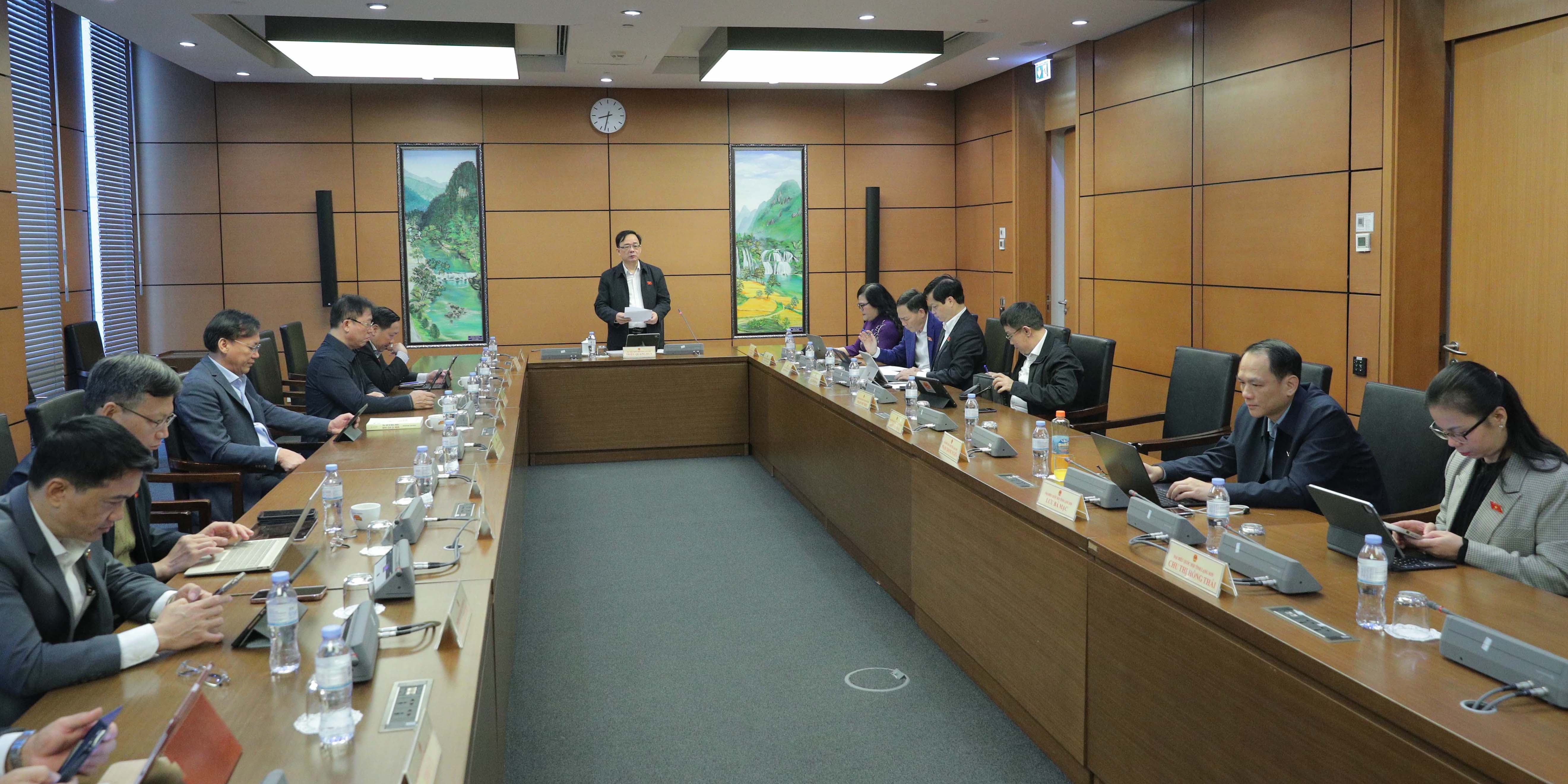 Đoàn ĐBQH TP Huế nêu nhiều góp ý về đất đai, hội nhập và sân bay Gia Bình