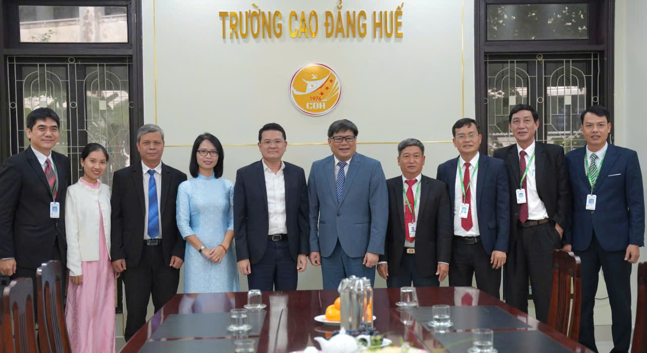 Lãnh đạo thành phố tri ân, chúc mừng các nhà giáo