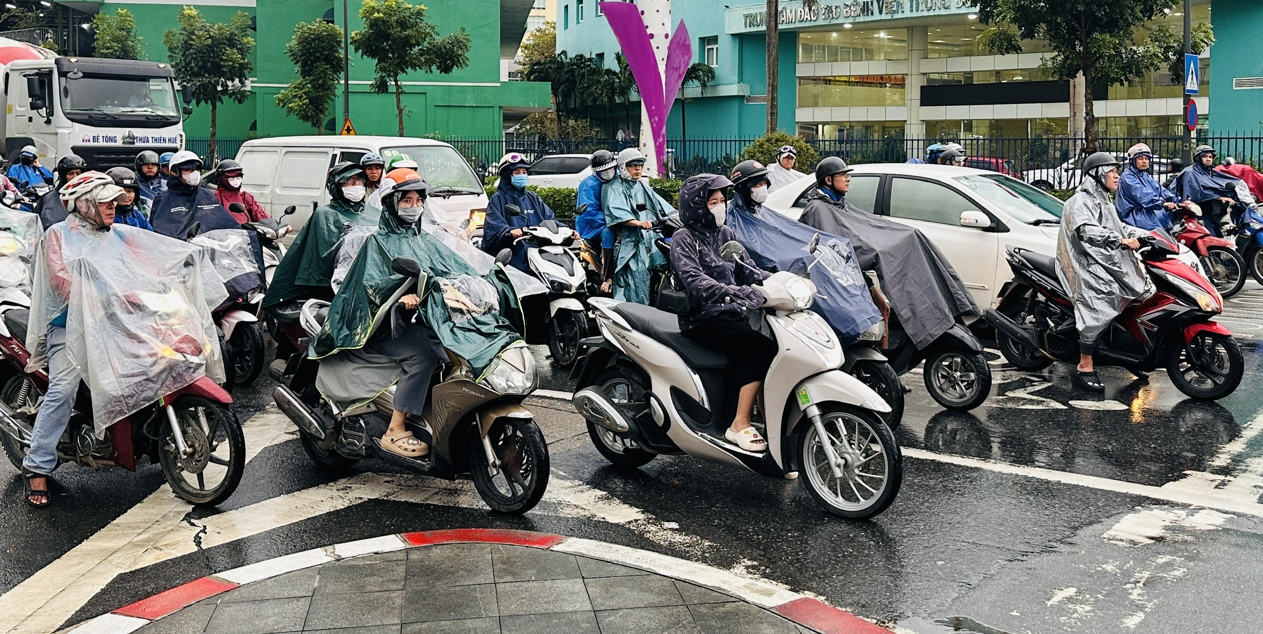 Mưa giảm, trời chuyển rét về đêm và sáng