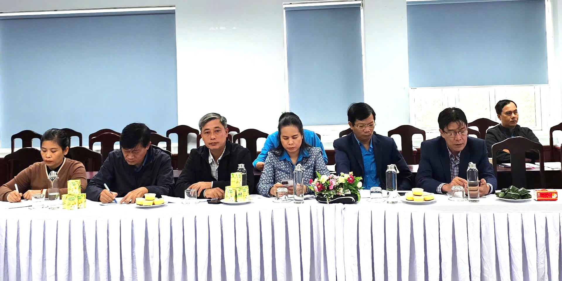 Lấy ý kiến dự thảo báo cáo chính trị trình Đại hội XVI